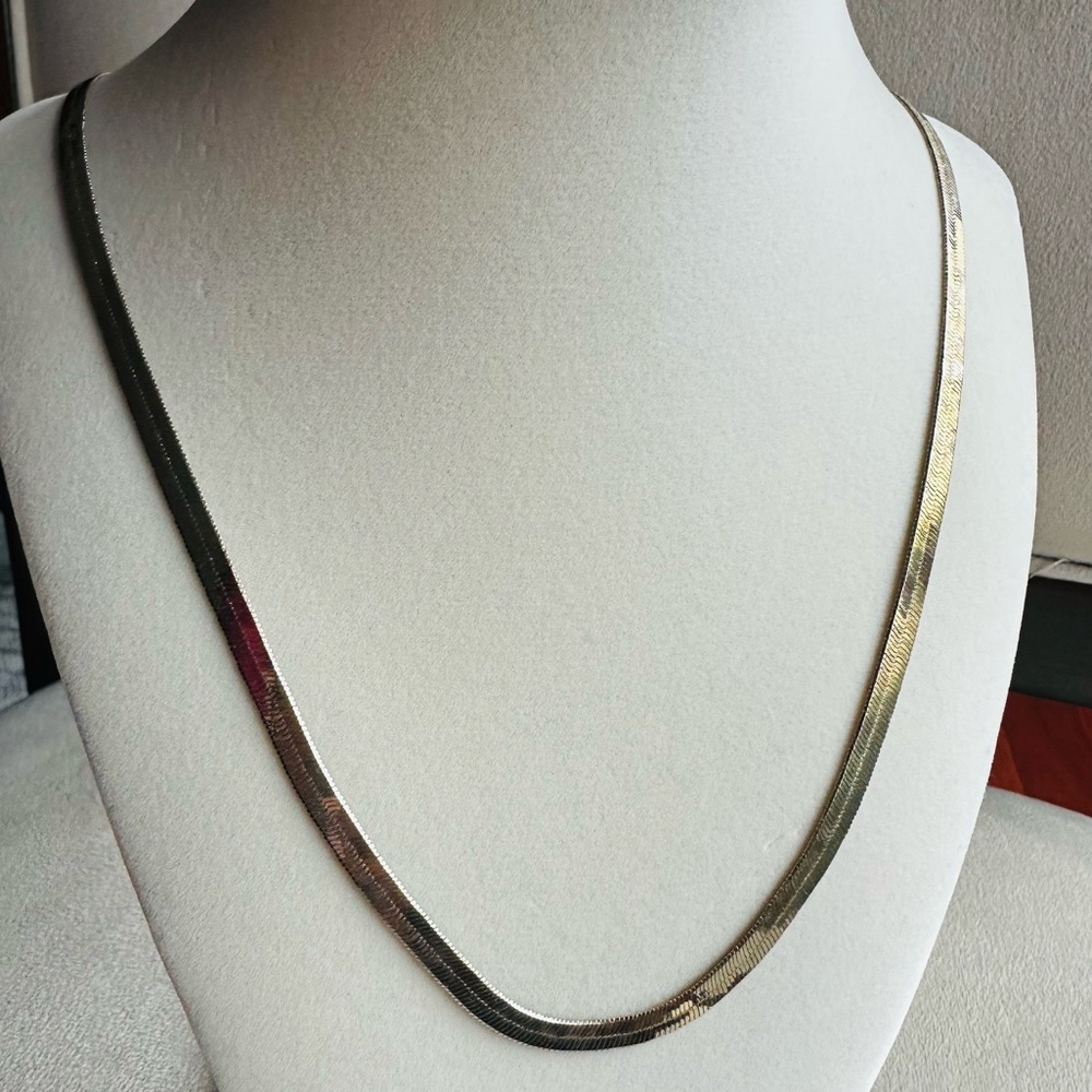 Vintage Gold Tone Herringbone Chain Necklace – 22” Classic Flat Snake Chain